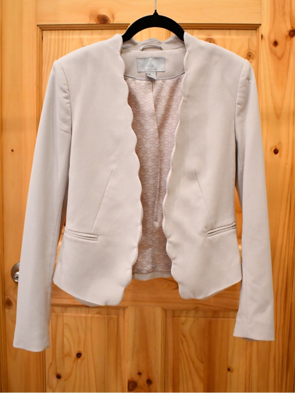 H&M Scallop Edge Cream Blazer Jacket